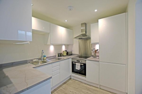 Brand New Town Centre Apartment
